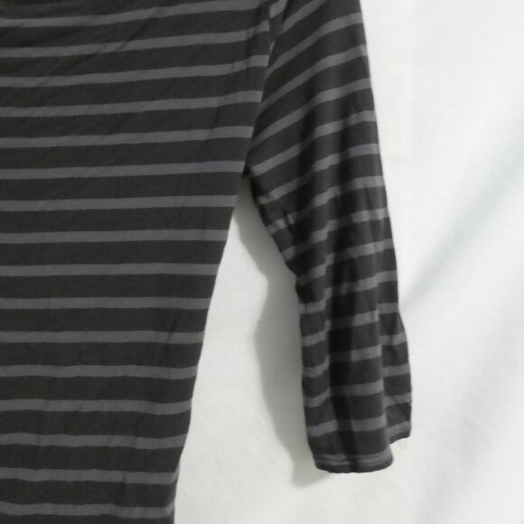 H&M | medium | Striped Shirt With Matching Tie Waist Front - Picture 14 of 14